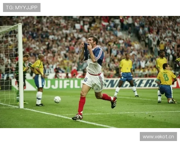 德布劳内 vs 齐达内：中场大师历史地位差距解析