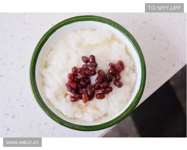 杨威家的冰箱里居然塞满了蛋白粉，连饮料都得排队放？