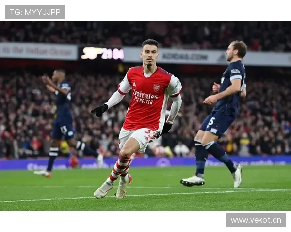 马丁内利在巴西新生代锋线竞争中的定位分析