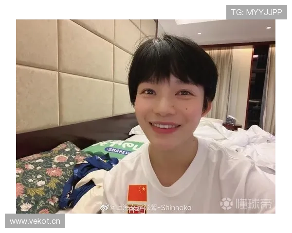 董志豪中午点了两个人份龙虾，下午又开始踢球了？这生活太奢侈了吧！